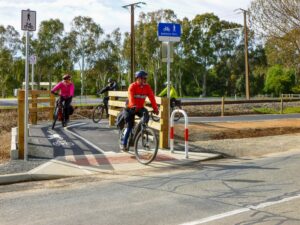 The start of the railside section at Sunnydale Av, Gawler East [2022]